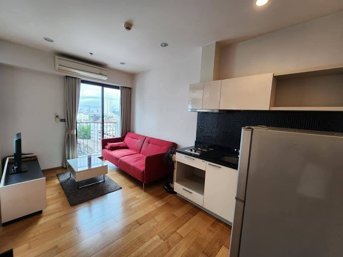 For RentCondoWongwianyai, Charoennakor : Fuse Sathorn Taksin next to BTS Wongwian Yai, available and ready for rent.