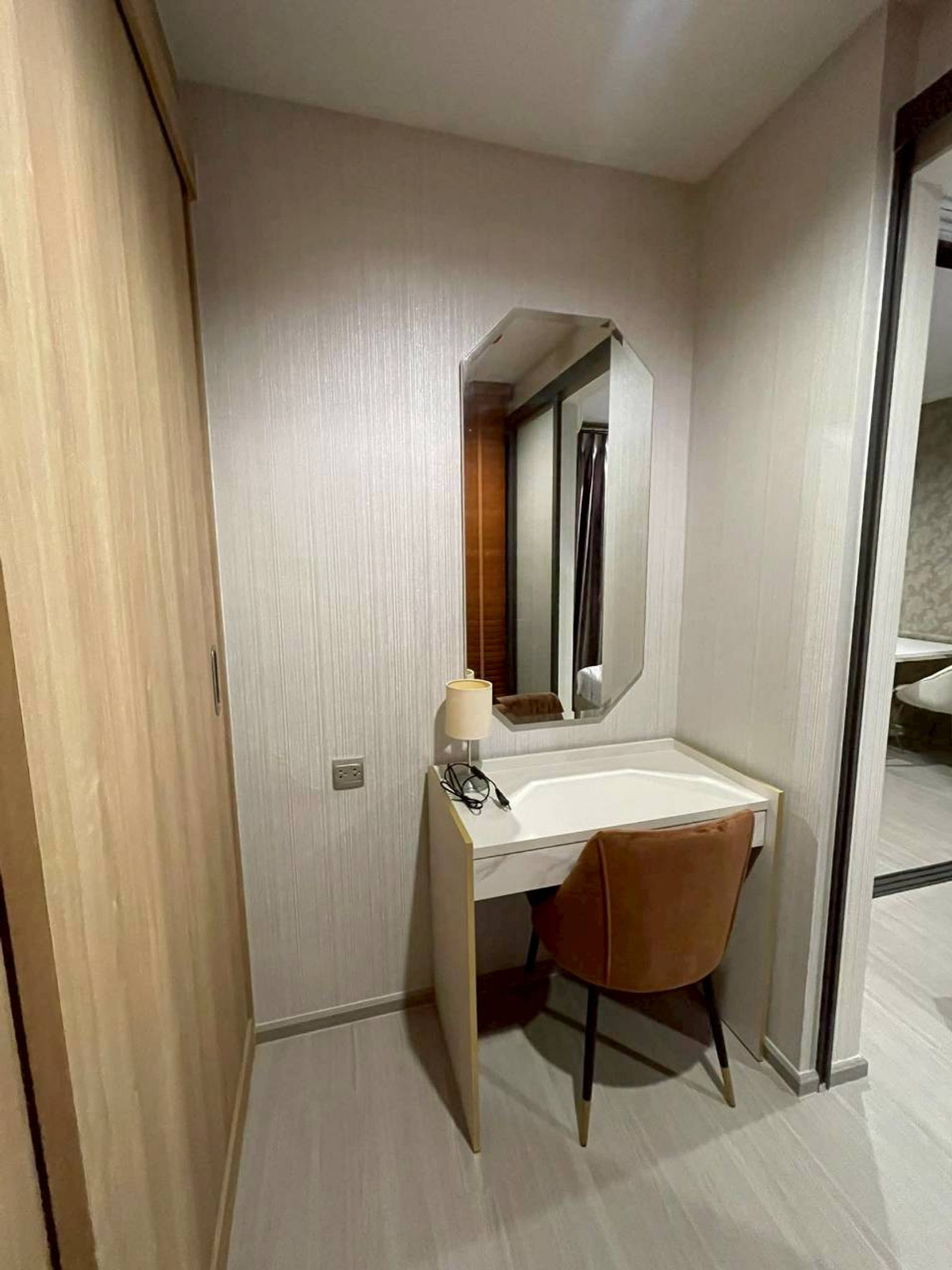 ให้เช่าคอนโดลาดพร้าว เซ็นทรัลลาดพร้าว : ✅ LFPL113 ✅ Line : @p2nproperty