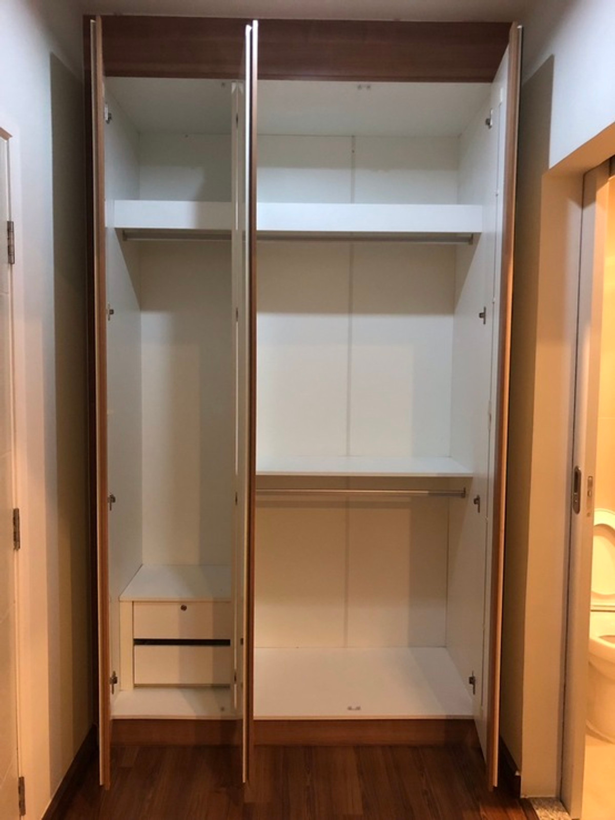 ขายคอนโดรัตนาธิเบศร์ สนามบินน้ำ พระนั่งเกล้า : 💖💖ขาย ราคาถูก Centric Tiwanon Station / 2 ห้องนอน 2 ห้องน้ำ มี ระเบียง ราคาเพียง 4.1 ล้านบาท// สนใจสอบถามได้นะคะ  LINE  ID = atfirm2010  💖💖