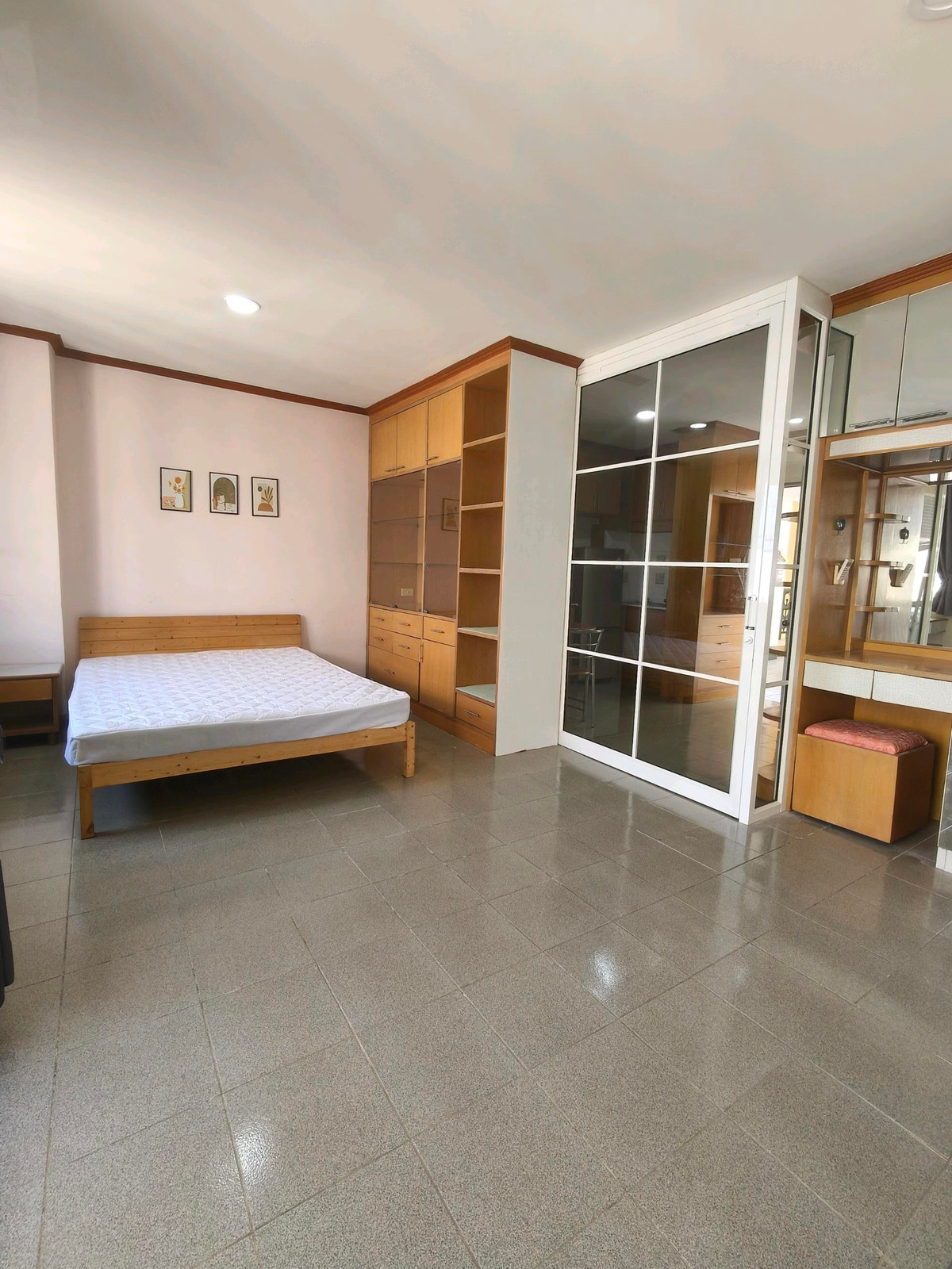 ให้เช่าคอนโดบางนา แบริ่ง ลาซาล : ให้เช่าคอนโด 1 ห้องนอน ห้องกว้างสวยพร้อมอยู่