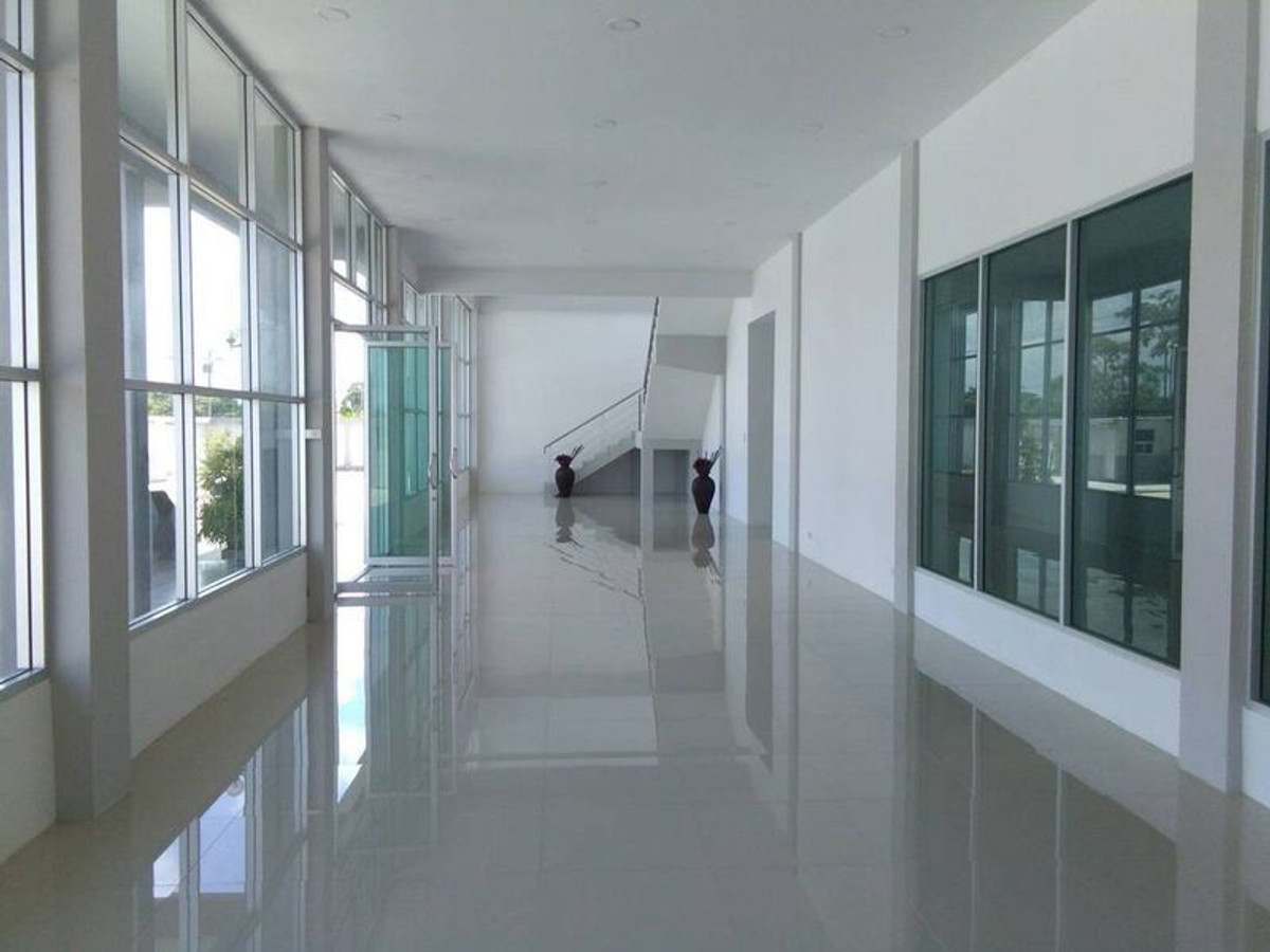 For SaleFactorySamut Prakan,Samrong : New factory for sale, 2,094 sq m, area 3 rai, prime location 📍Bang Sao Thong, Samut Prakan #near Suvarnabhumi Airport KWASSET