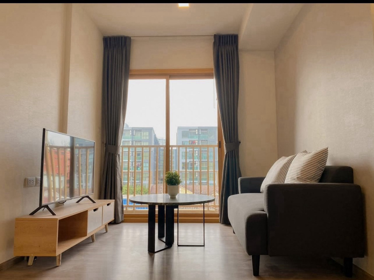 For RentCondoOnnut, Udomsuk : For rent, The base sukhumvit 50, 5th floor, size 32 sq m., price 14,500 baht, near the expressway, near BTS Bang Chak-On Nut.