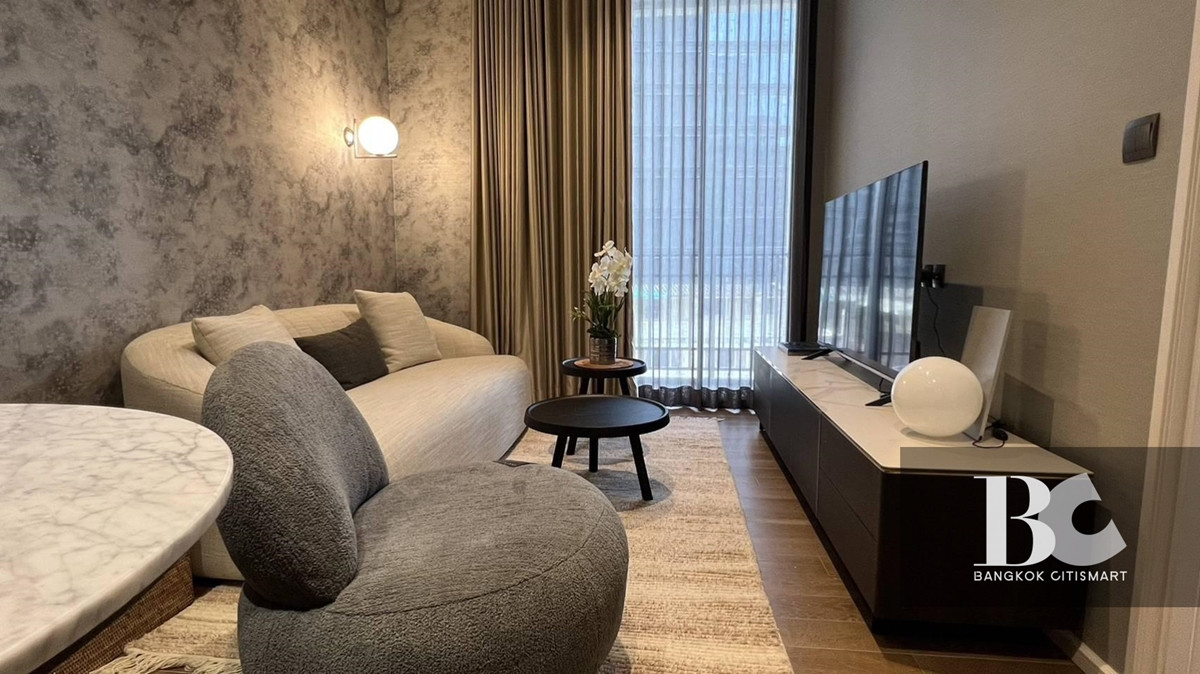 ให้เช่าคอนโดวิทยุ ชิดลม หลังสวน : 💎 ที่สุดแห่งความภูมิฐานในหลังสวน! Muniq Langsuan ห้องใหญ่ 54.58 ตร.ม. เดินไปสวนลุมได้เพียงไม่กี่ก้าว ✨