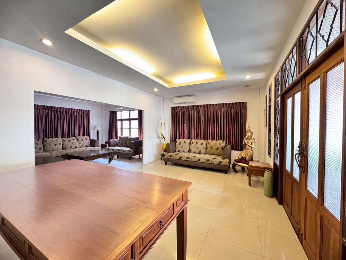 For RentHouseSamut Prakan,Samrong : Single house for rent, Soi Sukhumvit 72, convenient travel, near BTS Bearing (N.1986)