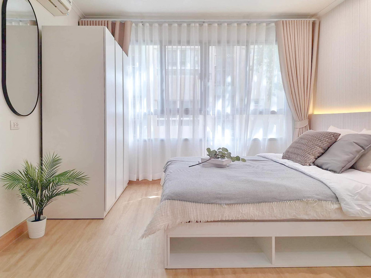 For SaleCondoRamkhamhaeng, Hua Mak : Condo for sale Lumpini Ville Ramkhamhaeng 26, beautiful room with all new furniture.