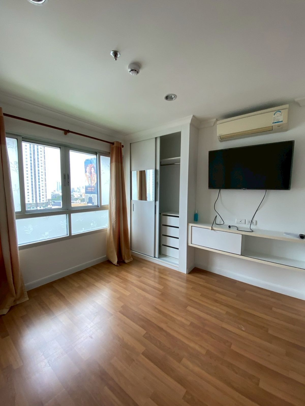 For SaleCondoRama9, Petchburi, RCA : Empty room on high floor View of Central Rama 9, good price!!⭐Lumpini Place Rama 9 - Ratchada (Lumpini Place Rama 9 - Ratchada)