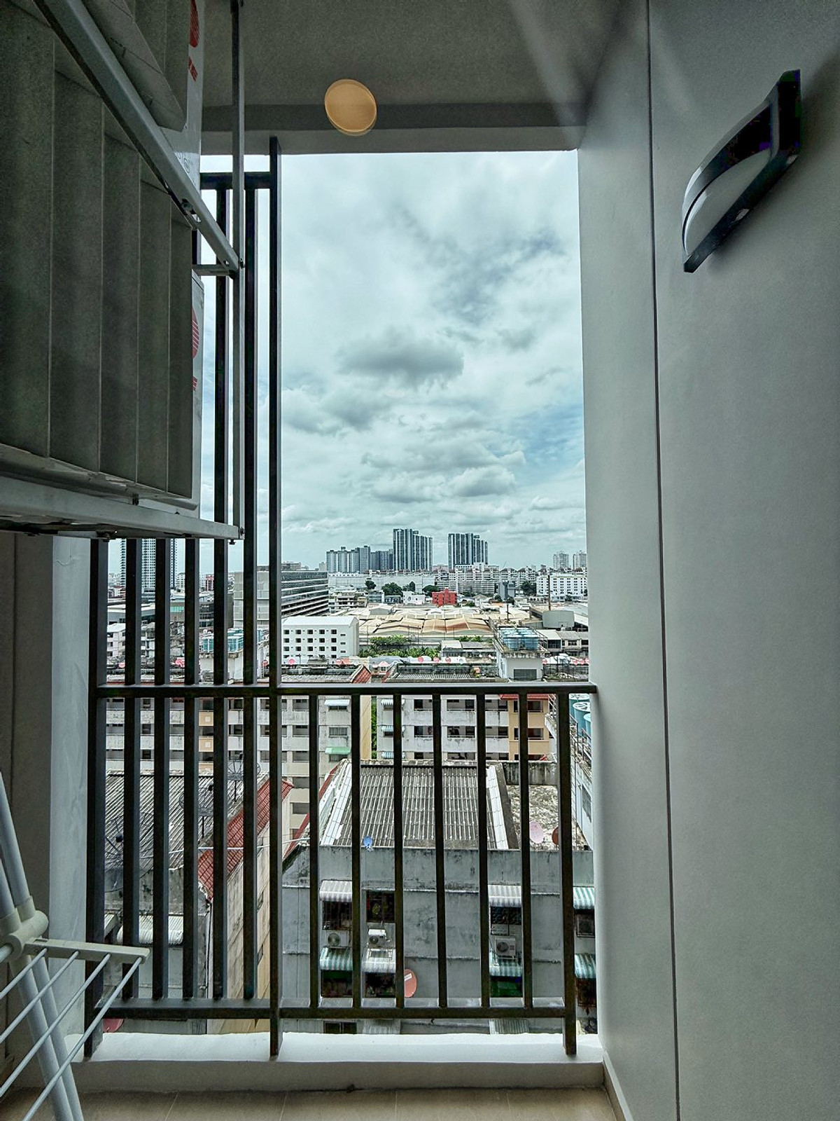 For RentCondoRamkhamhaeng, Hua Mak : PFD-07944 For rent Supalai Veranda Ramkhamhaeng, next to MRT, orange, 1 bedroom, 35 sq m., 7th floor, Building B.