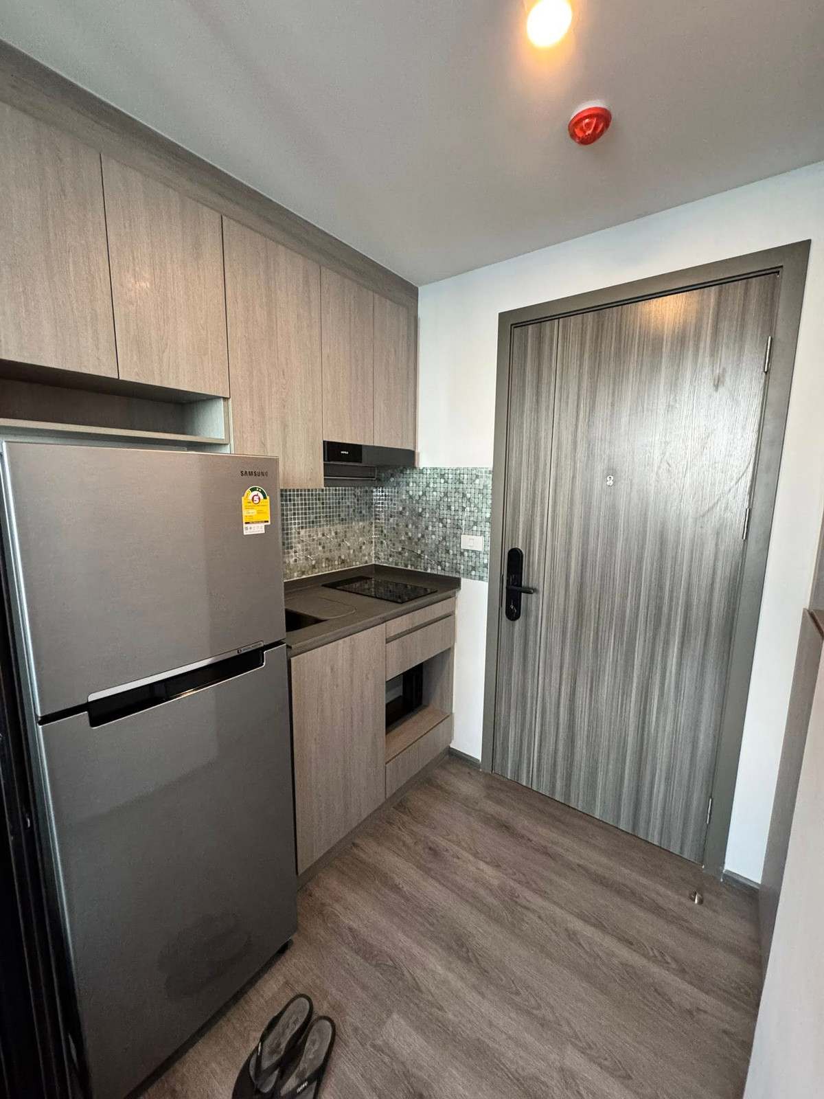 For RentCondoSamut Prakan,Samrong : For Rent ✨ THE ORIGIN SUKHUMVIT - SAILUAT E22 STATION ✨ Fully furnished with appliances.