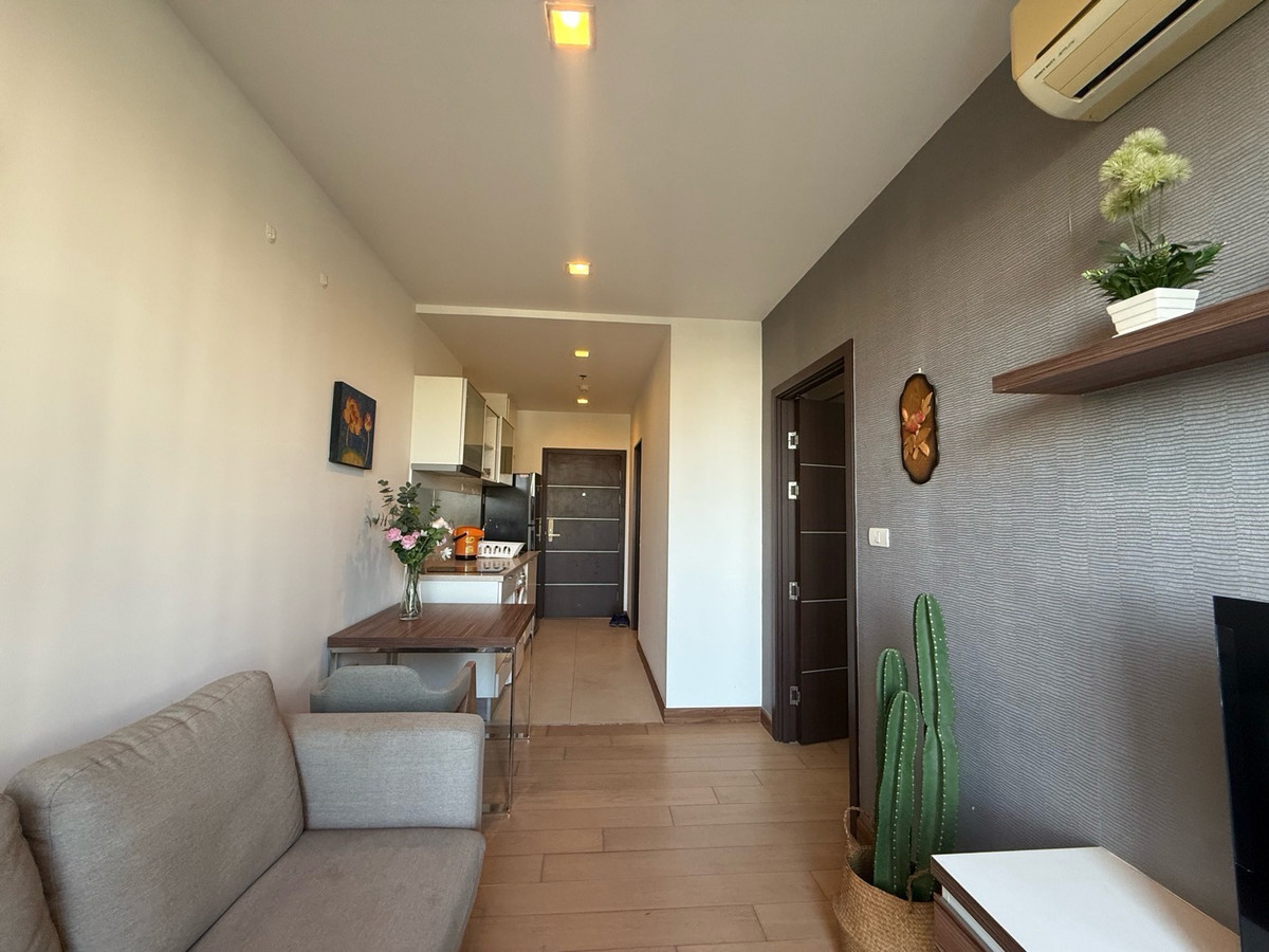 For RentCondoChiang Mai : (GBL2363) 🔥🏢 Urgent to rent The Astra Condo Chang Klan, 1 bedroom, luxury condo, beautiful view 🏢🔥

🎯Room ready to move in 

Project name : The Astra Condo  

🖥️Fully furnished
☎️If interested, chat or call to make an appointment in advance.

➡️ Area 41.1