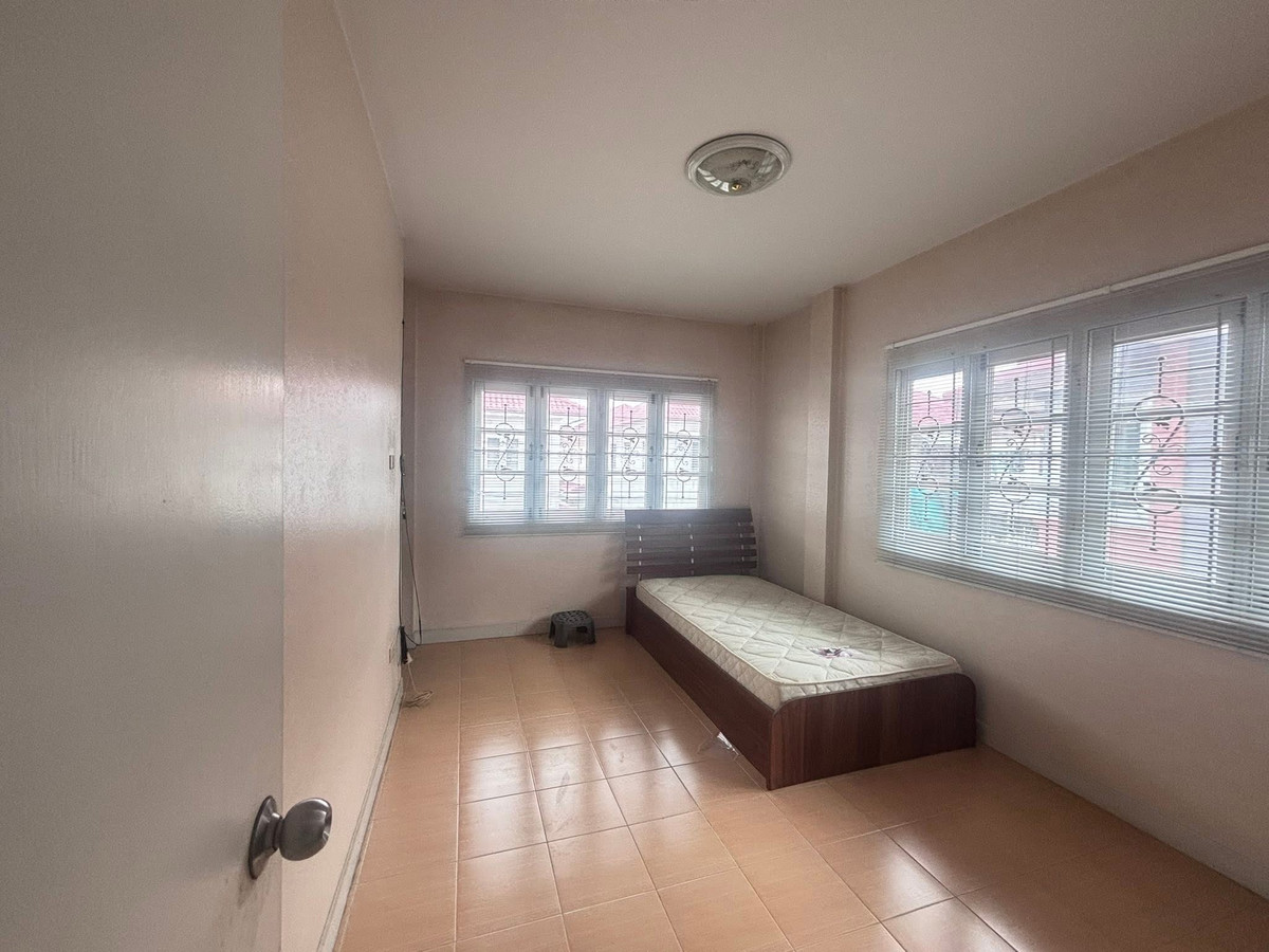 ให้เช่าบ้านราษฎร์บูรณะ สุขสวัสดิ์ : ขาย / ให้เช่าบ้านเดี่ยว หมู่บ้านเพ็ญพร 2 เลียบทางด่วนประชาอุทิศ (ตรงข้ามปั๊ม ปตท.)