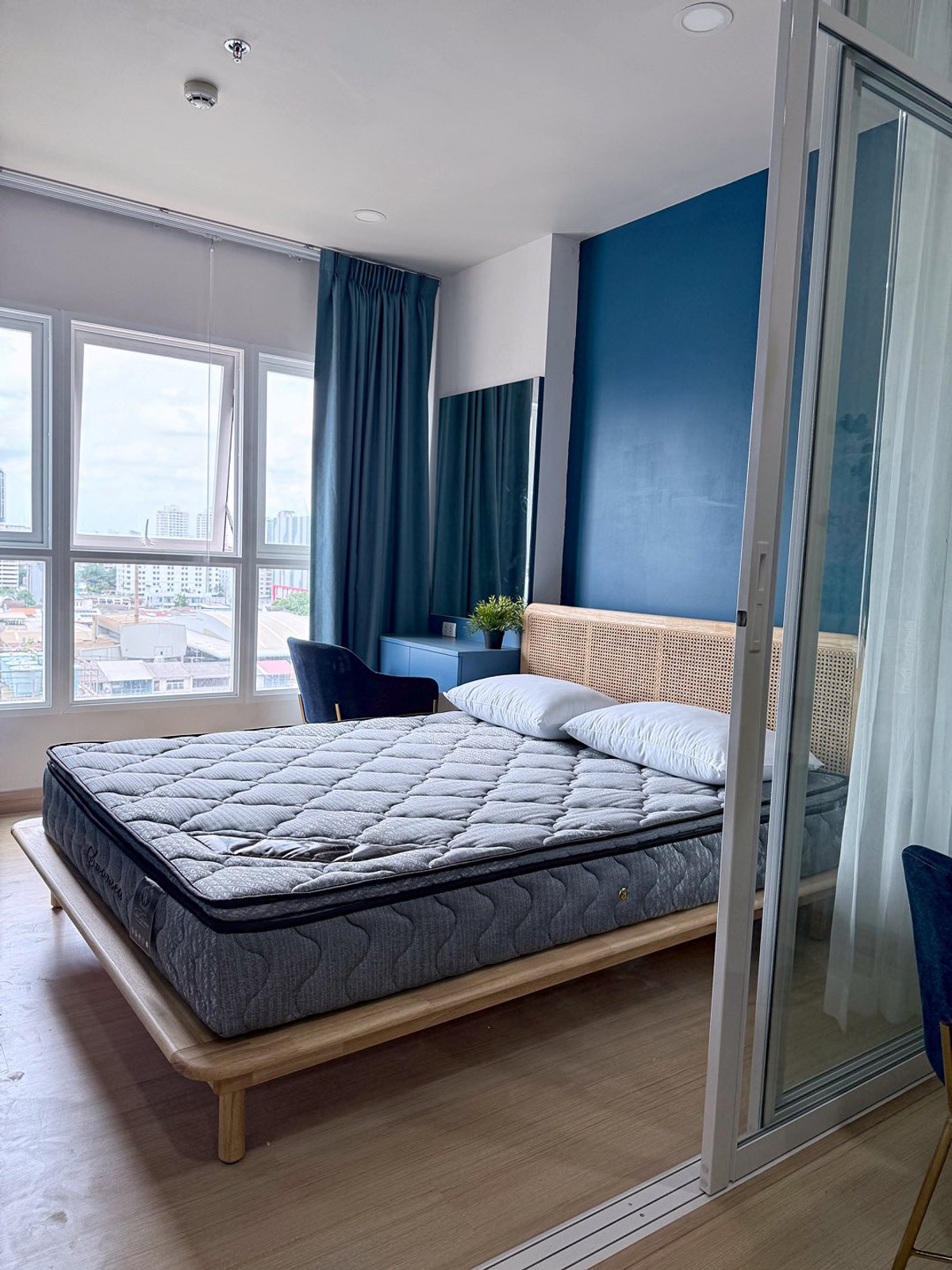 For RentCondoRamkhamhaeng, Hua Mak : PFD-07944 For rent Supalai Veranda Ramkhamhaeng, next to MRT, orange, 1 bedroom, 35 sq m., 7th floor, Building B.