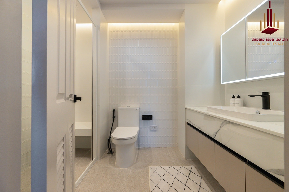 For SaleCondoRama3 (Riverside),Satupadit : ✨ For Sale: The Executive Regent Condo ✨ 💰 Only 8,230,000 THB