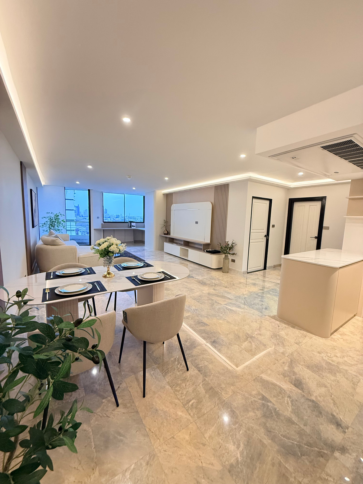 ขายคอนโดสุขุมวิท อโศก ทองหล่อ : คอนโดSupalai Place รีโนเวทใหม่ ห้องใหญ่ ใจกลางกรุงเทพ  