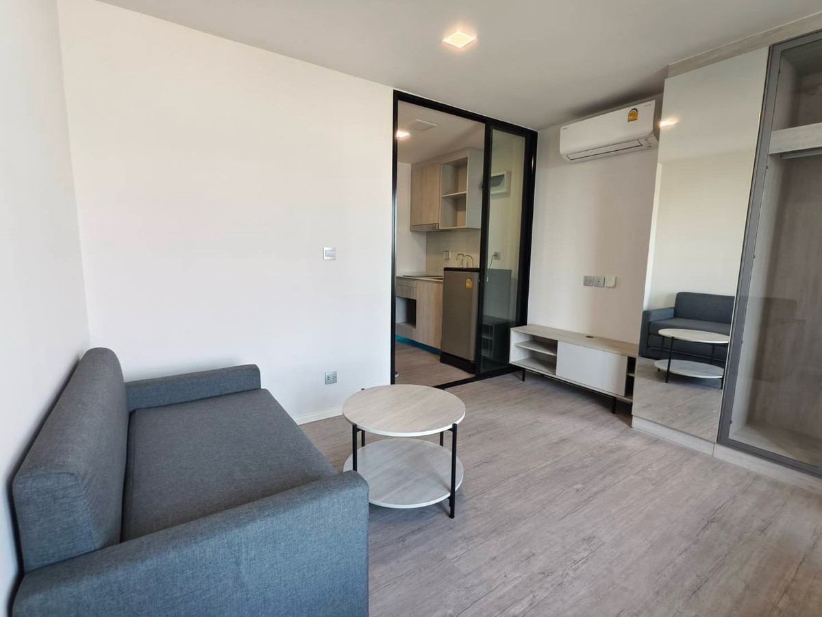 For RentCondoBangna, Bearing, Lasalle : New room, never passed by a tenant, Condo for rent Atmoz Tropicana Bangna (Atmoz Tropicana Bangna) Room size: 23 sq m Floor: 4 Building/Building: C Price: 8,500 baht Nearby places: Yellow Line MRT.