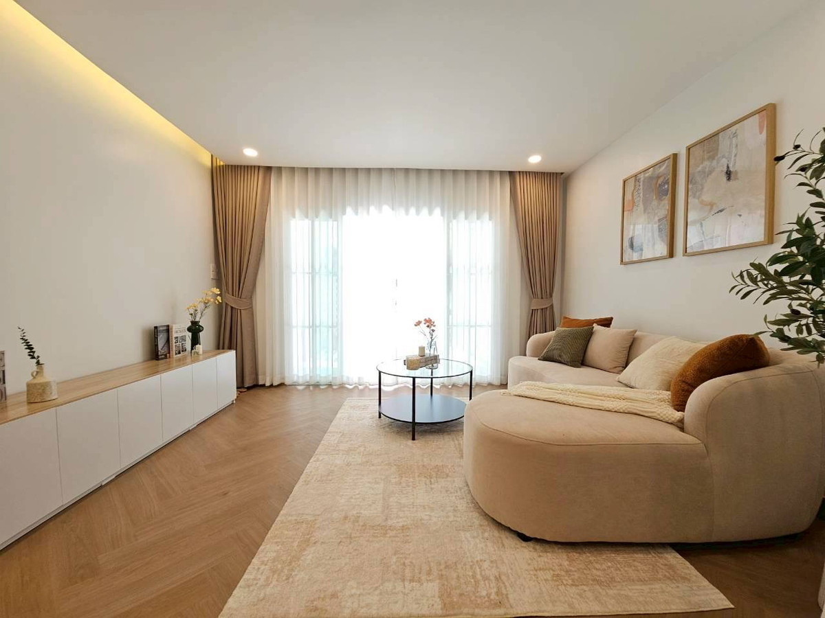 For SaleTownhomeKaset Nawamin,Ladplakao : Renovated house for sale - Lat Pla Khao 🏠 2-story townhouse, area 17 sq m. 👉 3 bedrooms, 2 bathrooms, selling for only 2.99 million baht.