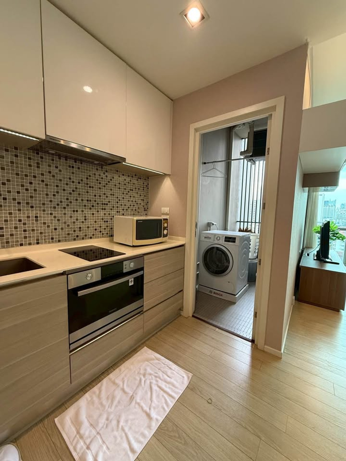 ให้เช่าคอนโดสุขุมวิท อโศก ทองหล่อ : ให้เช่า The Room Sukhumvit 21 ราคา 35,000 บาท [NCr260213]