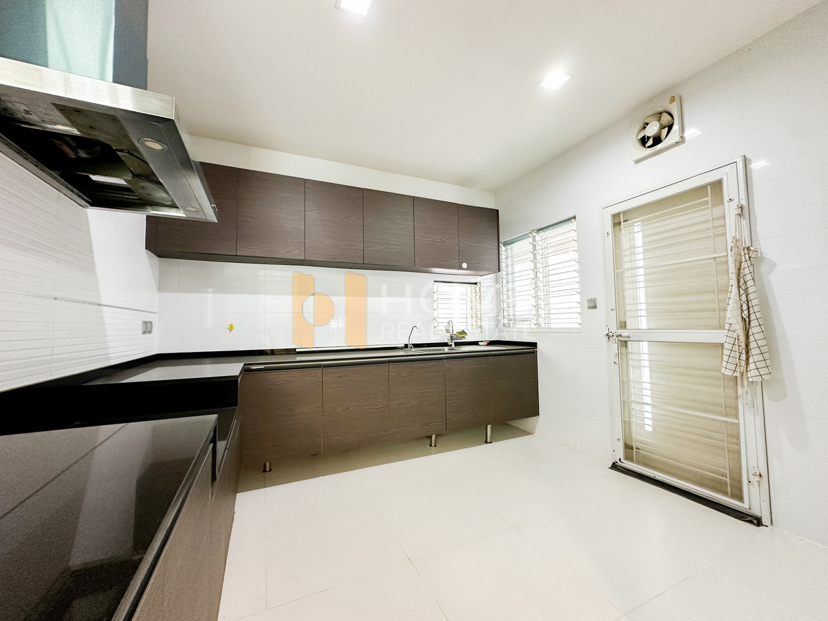 ขายบ้านบางนา แบริ่ง ลาซาล : Rare Item! บ้านหน้าทะเลสาบ วิวหลักล้าน 🏞️ มัณฑนา 2 บางนา กม.7 / 4 ห้องนอน (ขาย), Mantana 2 Bangna Km.7 / 4 Bedrooms (FOR SALE) YOK047