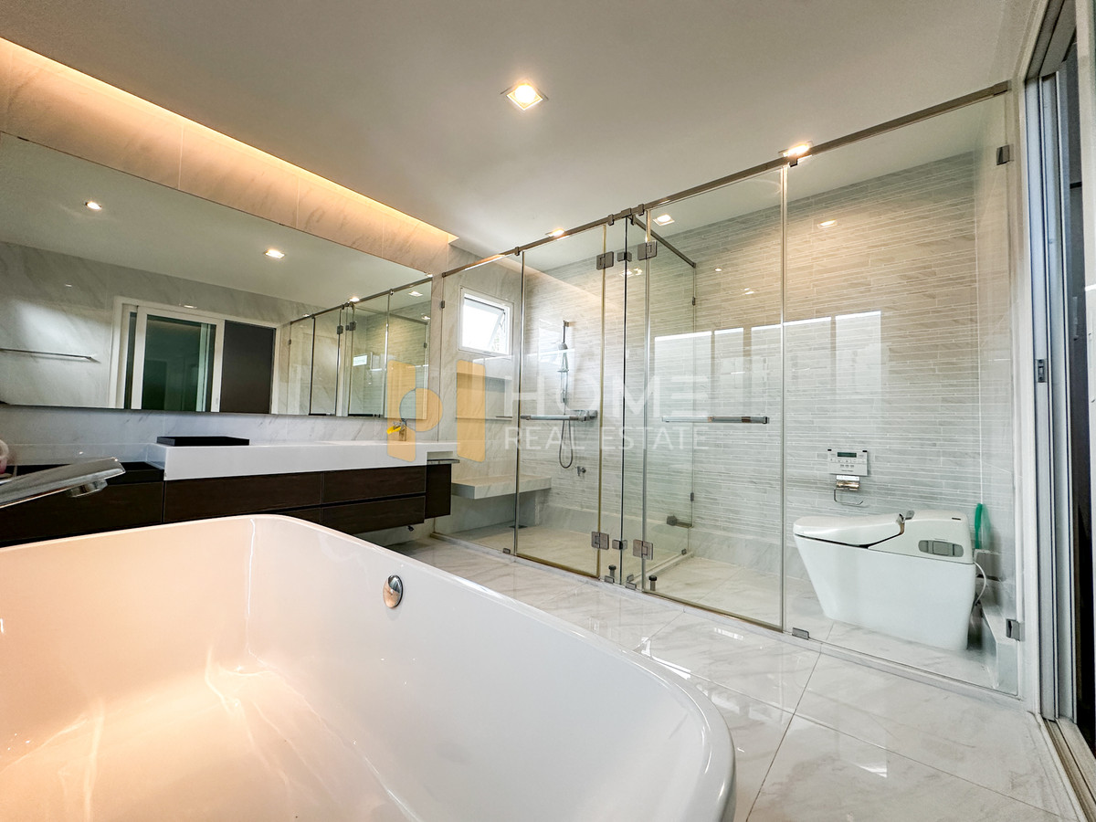 ขายบ้านบางนา แบริ่ง ลาซาล : Rare Item! บ้านหน้าทะเลสาบ วิวหลักล้าน 🏞️ มัณฑนา 2 บางนา กม.7 / 4 ห้องนอน (ขาย), Mantana 2 Bangna Km.7 / 4 Bedrooms (FOR SALE) YOK047