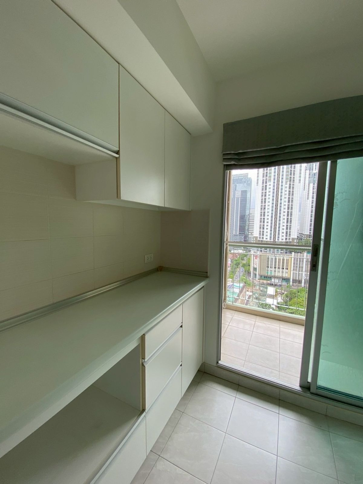 For SaleCondoRama9, Petchburi, RCA : Empty room on high floor View of Central Rama 9, good price!!⭐Lumpini Place Rama 9 - Ratchada (Lumpini Place Rama 9 - Ratchada)