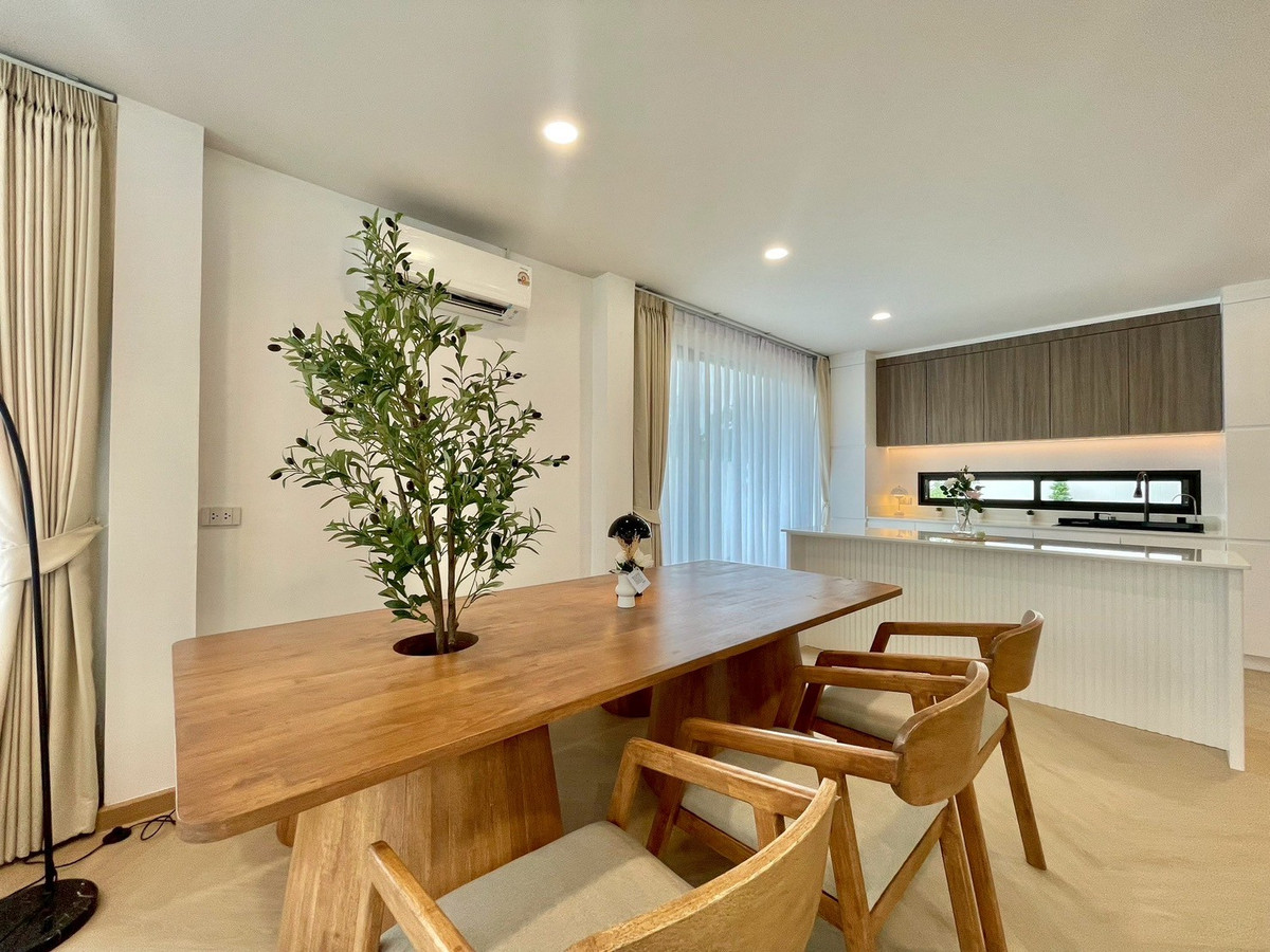 For SaleHousePattanakan, Srinakarin : Muangthong Garden Village / 3 Bedrooms (For Sale), Meuangthong Garden / 3 Bedrooms (FOR SALE) FON270