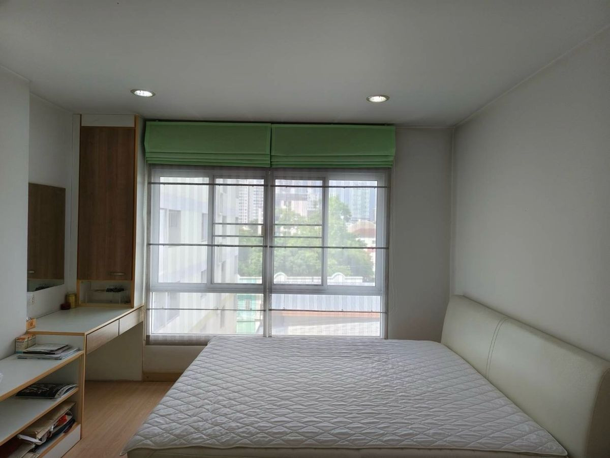 For SaleCondoOnnut, Udomsuk : Urgent sale, 2 large bedrooms, near BTS On Nut, ready to move in.   Installment price only 1x.xxx