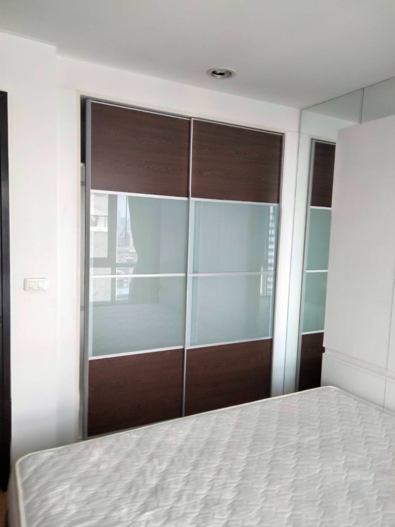 ขายคอนโด :   MRT ห้วยขวาง เดิน 5 นาที  ตกแต่งครบ พร้อมอยู่ 1 ห้องนอน 1 ห้องน้ำ   ไดมอนด์ รัชดา 