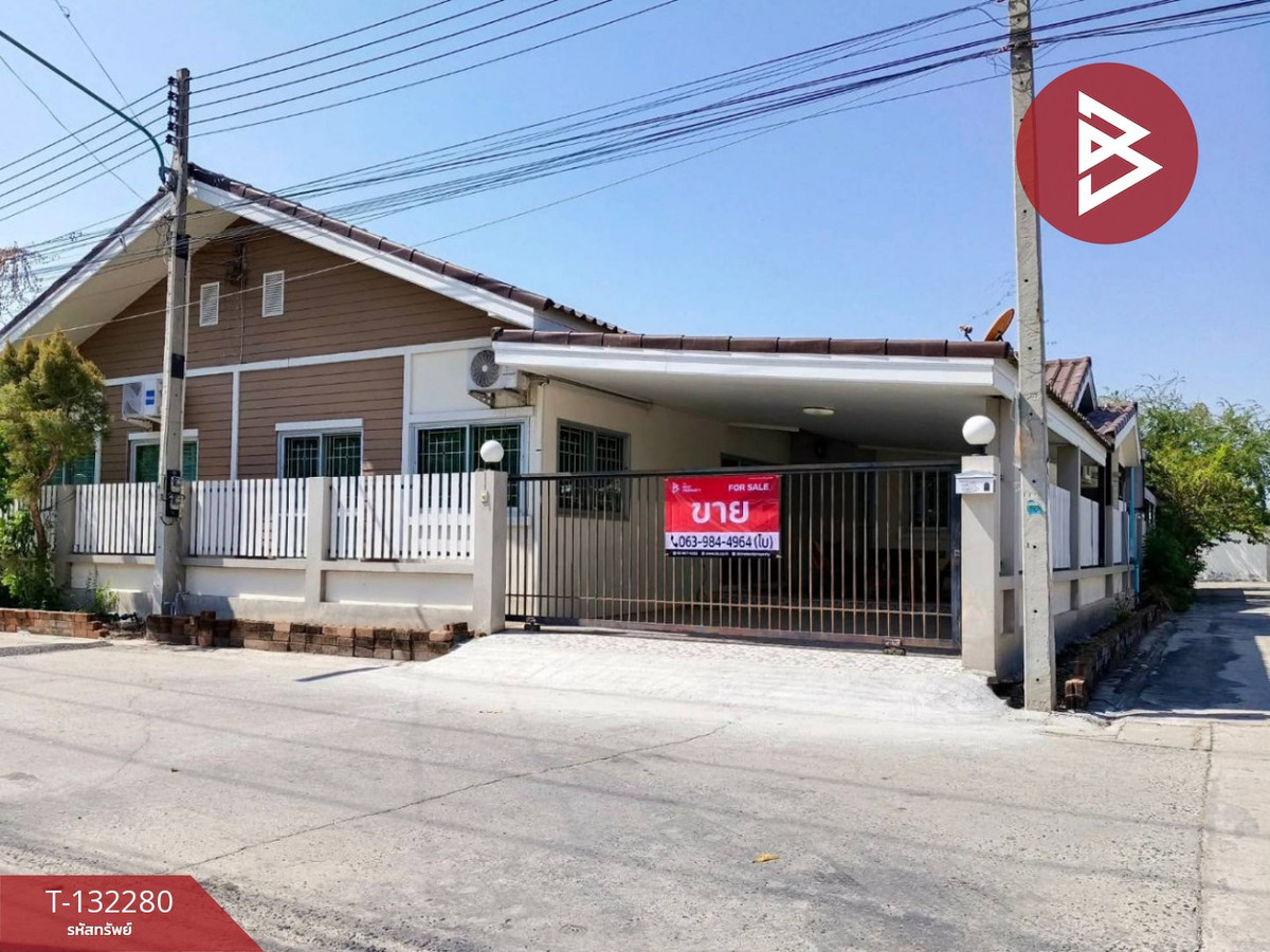 For SaleChachoengsao : Semi-detached house for sale, Yada Phromma Village 1, Bang Pakong, Chachoengsao.