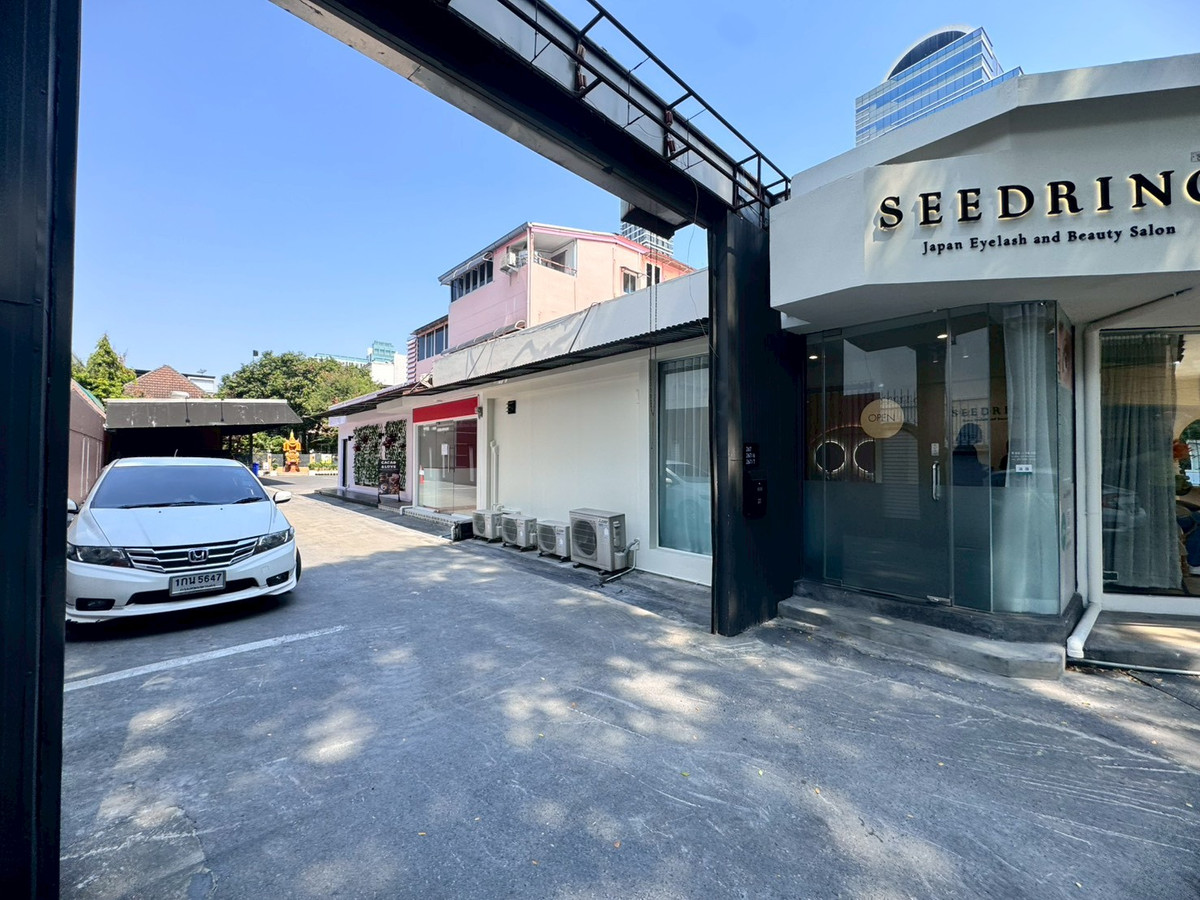 ให้เช่าร้านค้า/ตลาดนัดสุขุมวิท อโศก ทองหล่อ : ให้เช่าพื้นที่ร้านค้า ทองหล่อ13 เข้าซอยเพียง 100 เมตร ทำเลดี เหมาะทำธุรกิจ (N.1985)