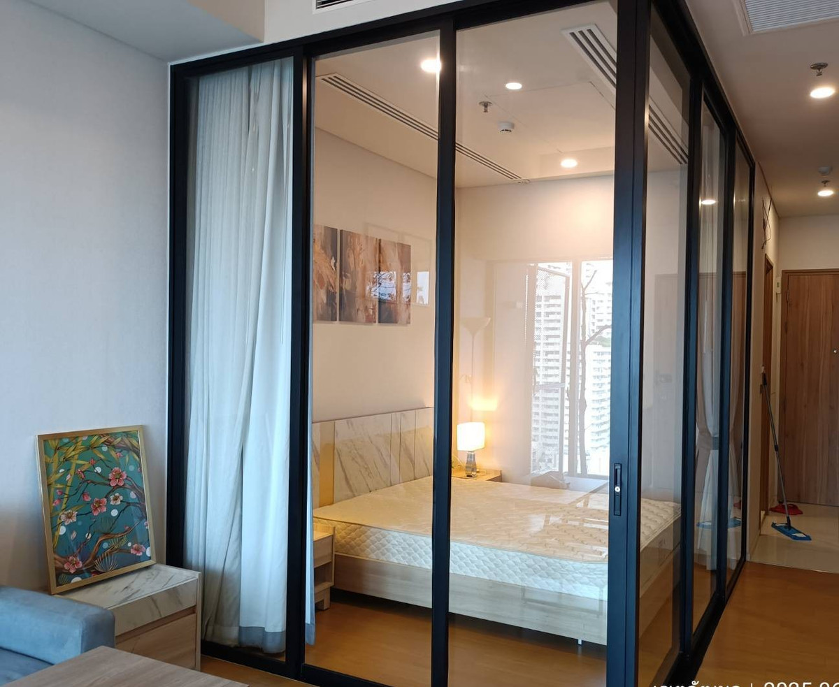 For RentCondoSukhumvit, Asoke, Thonglor : Condo for rent Siamese Exclusive Sukhumvit 31 near BTS Phrom Phong, electrical appliances and complete furniture You can move in right away.