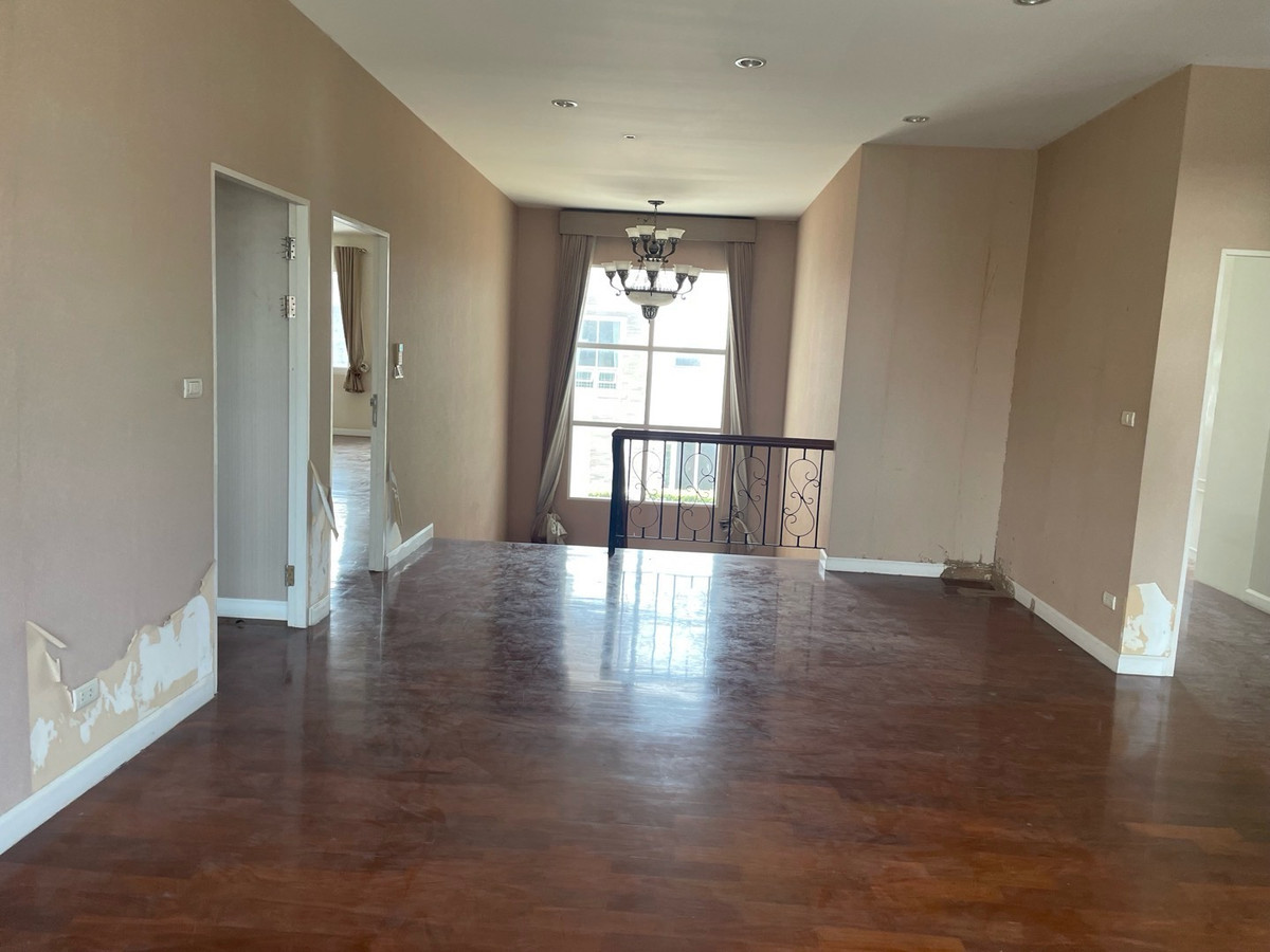 ขายบ้านปิ่นเกล้า จรัญสนิทวงศ์ : หลังมุม 126.7ตรว 5นอน5น้ำ3จอด บ้านเดี่ยว 2 ชั้น เอ็นริช พาร์ค ปิ่นเกล้า กาญจนาภิเษก