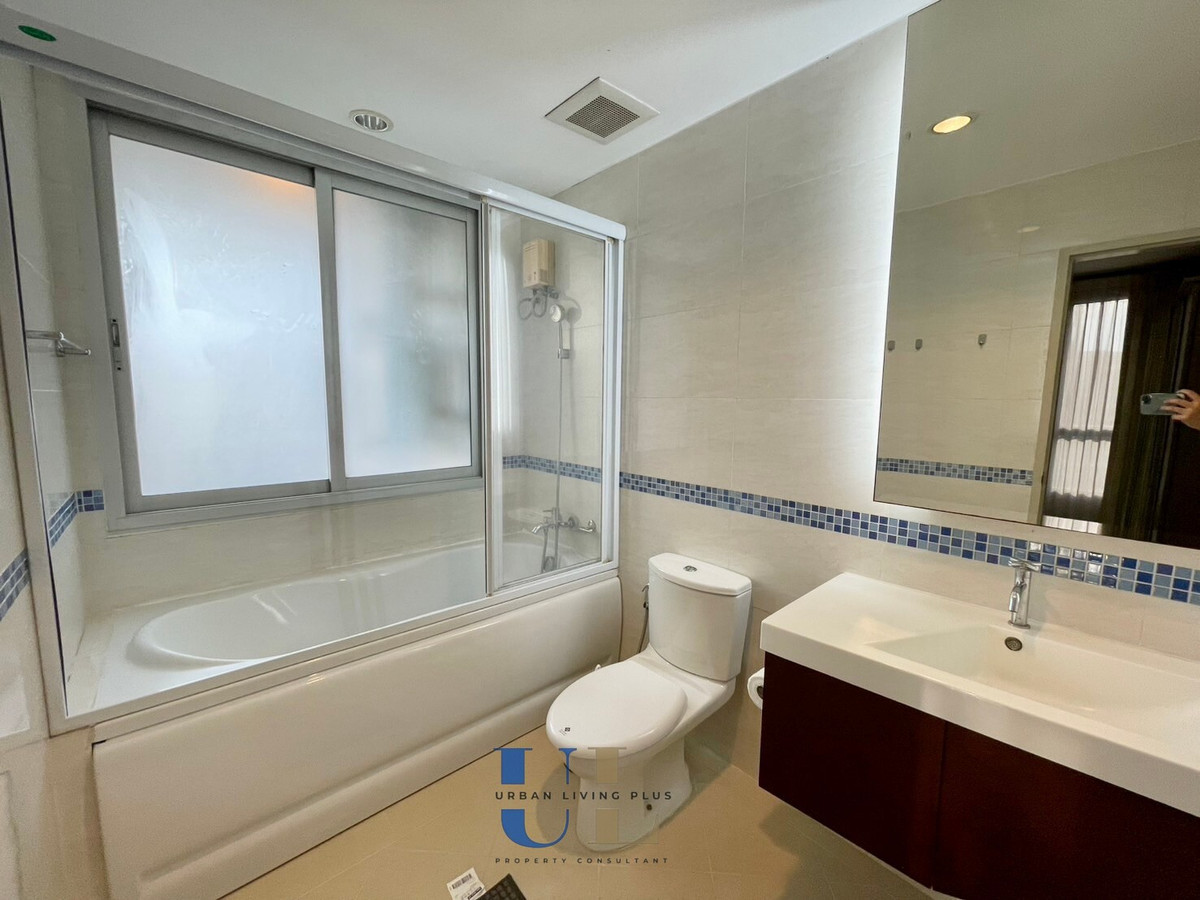 For RentCondoSathorn, Narathiwat : ( UL2502051 ) Tel/Line 096-247-9369✨ FOR RENT LIFE@SATHORN SOI 10 / 2 bedroom , 2 bathroom , 65 Sq.M. Ready to move in 💥💥