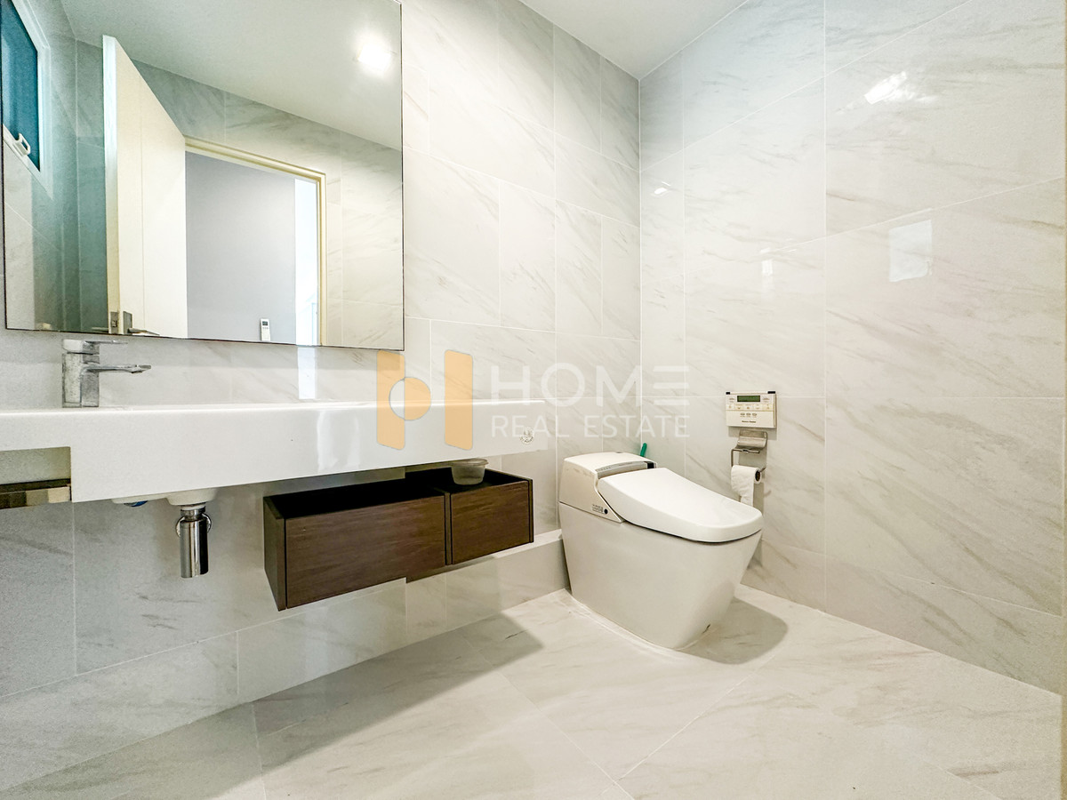 ขายบ้านบางนา แบริ่ง ลาซาล : Rare Item! บ้านหน้าทะเลสาบ วิวหลักล้าน 🏞️ มัณฑนา 2 บางนา กม.7 / 4 ห้องนอน (ขาย), Mantana 2 Bangna Km.7 / 4 Bedrooms (FOR SALE) YOK047