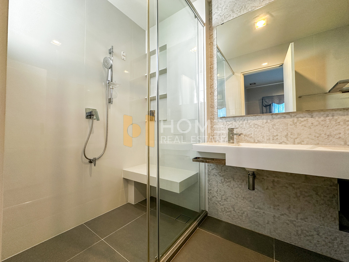 ขายบ้านบางนา แบริ่ง ลาซาล : Rare Item! บ้านหน้าทะเลสาบ วิวหลักล้าน 🏞️ มัณฑนา 2 บางนา กม.7 / 4 ห้องนอน (ขาย), Mantana 2 Bangna Km.7 / 4 Bedrooms (FOR SALE) YOK047