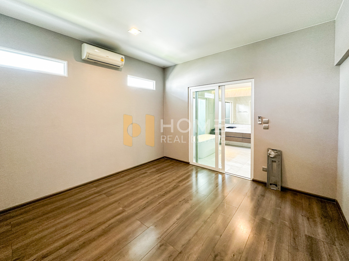 ขายบ้านบางนา แบริ่ง ลาซาล : Rare Item! บ้านหน้าทะเลสาบ วิวหลักล้าน 🏞️ มัณฑนา 2 บางนา กม.7 / 4 ห้องนอน (ขาย), Mantana 2 Bangna Km.7 / 4 Bedrooms (FOR SALE) YOK047