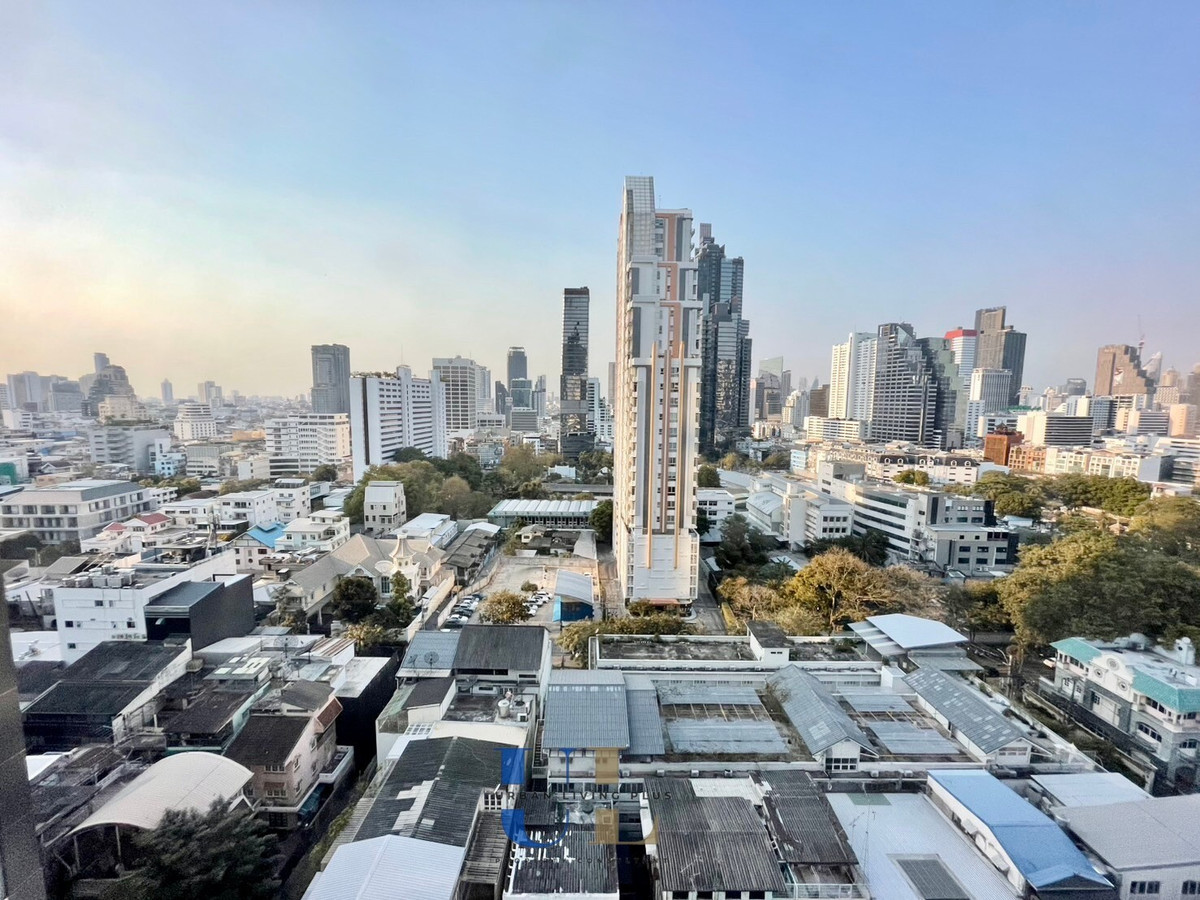 For RentCondoSathorn, Narathiwat : ( UL2502051 ) Tel/Line 096-247-9369✨ FOR RENT LIFE@SATHORN SOI 10 / 2 bedroom , 2 bathroom , 65 Sq.M. Ready to move in 💥💥