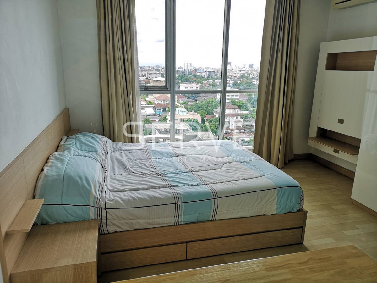 ให้เช่าคอนโดรัชดา ห้วยขวาง : 🔥 14K/Mo ห้องกว้าง 1นอน ราคาสุดคุ้ม  วิวดีไม่โดนบล็อก เฟอร์จัดเต็ม พร้อมเข้าอยู่ คอนโดทำเลดี ติด MRT รัชดาภิเษก ทางออก 4 @  Rhythm Ratchada