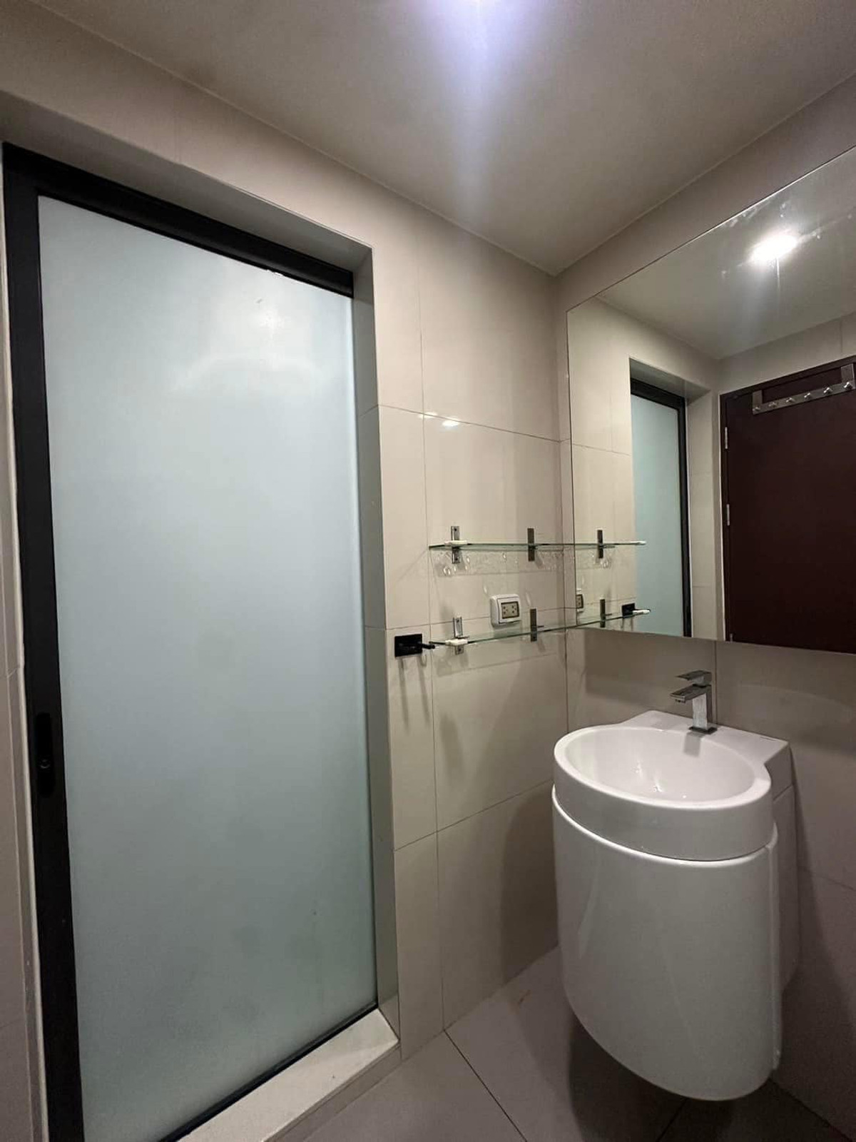 ให้เช่าคอนโดพระราม 9 เพชรบุรีตัดใหม่ RCA : ให้เช่า Rhythm Asoke ราคา 29,000 บาท [TTr260206]