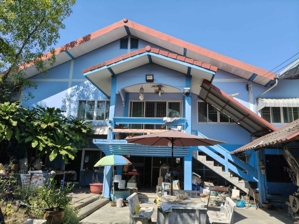 For SaleLandPhitsanulok : Land for sale in the heart of Phitsanulok city, with a house, on 2 rai of land.