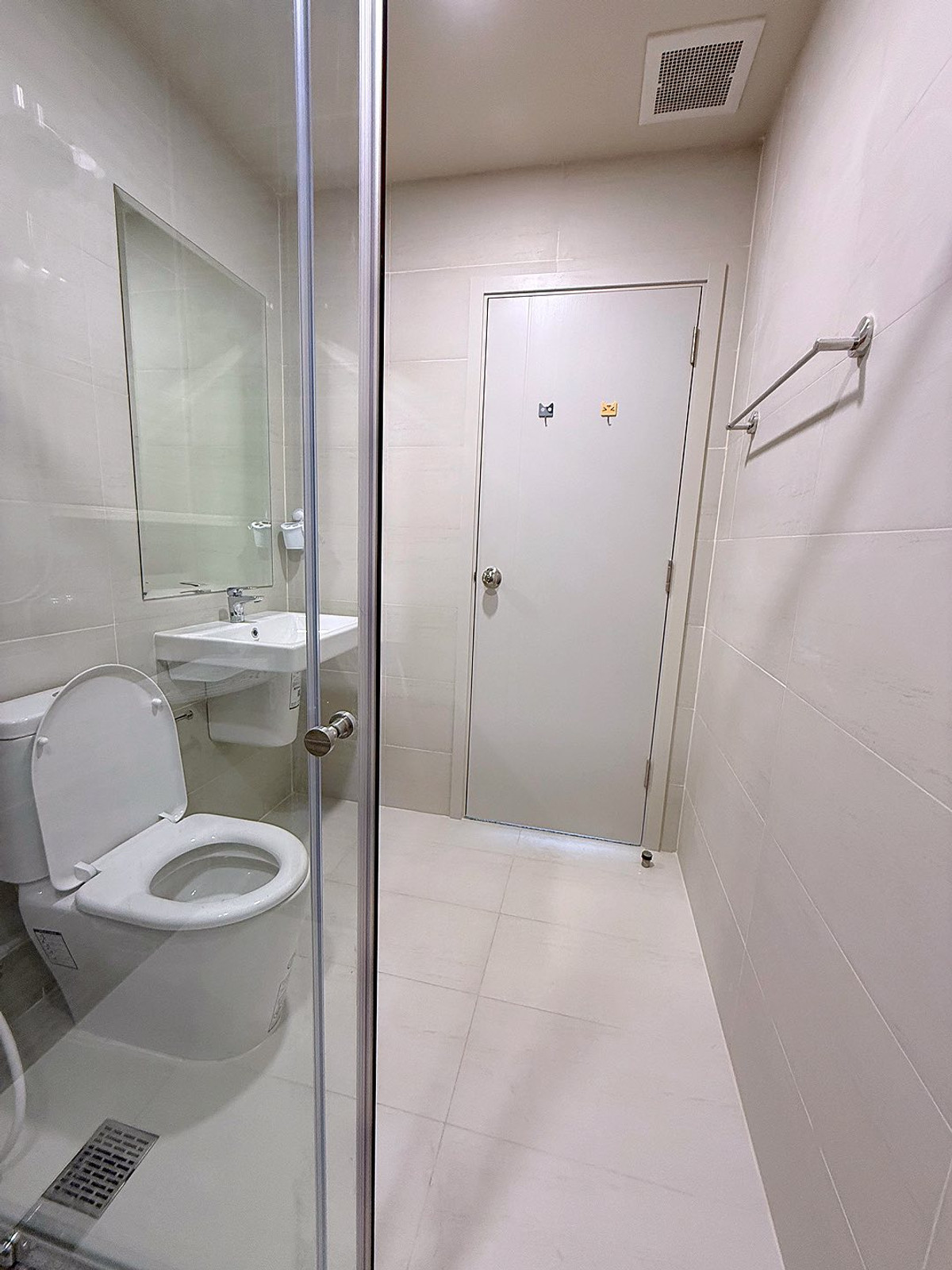 For RentCondoRamkhamhaeng, Hua Mak : PFD-07944 For rent Supalai Veranda Ramkhamhaeng, next to MRT, orange, 1 bedroom, 35 sq m., 7th floor, Building B.