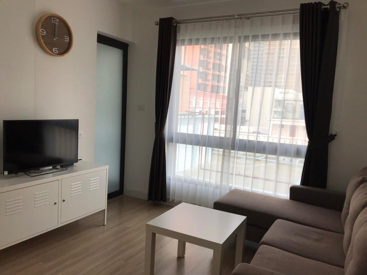 For RentCondoSukhumvit, Asoke, Thonglor : Low floor 1 bed 1 bath 30 sqm condo at The Nest Sukhumvit 22 for rent 18,000THB per month, Sukhumvit soi 22, Phrom Phong BTS