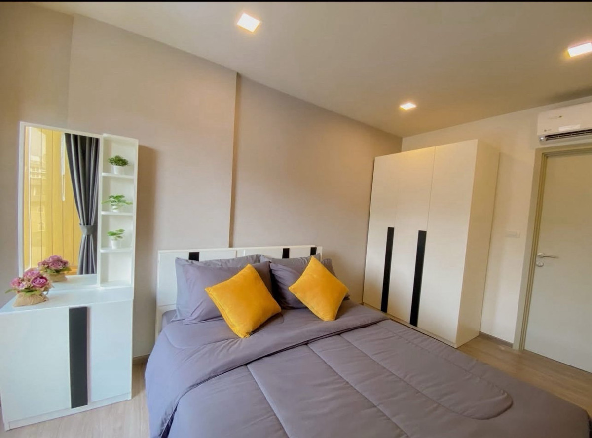 For RentCondoOnnut, Udomsuk : For rent, The base sukhumvit 50, 5th floor, size 32 sq m., price 14,500 baht, near the expressway, near BTS Bang Chak-On Nut.