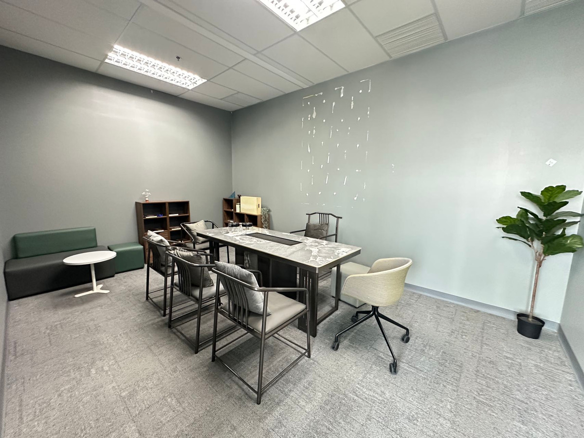 For RentOfficeRama9, Petchburi, RCA : Major Tower – Rama 9 | Office for rent, ready to move in, potential location.