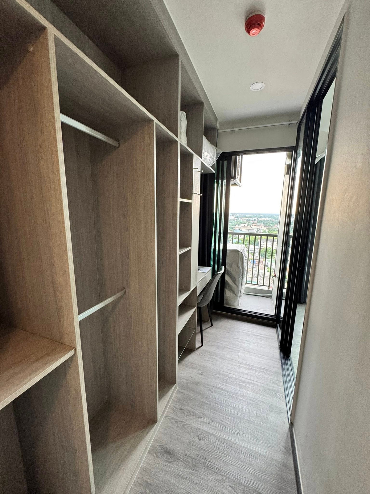 For RentCondoSamut Prakan,Samrong : For Rent ✨ THE ORIGIN SUKHUMVIT - SAILUAT E22 STATION ✨ Fully furnished with appliances.