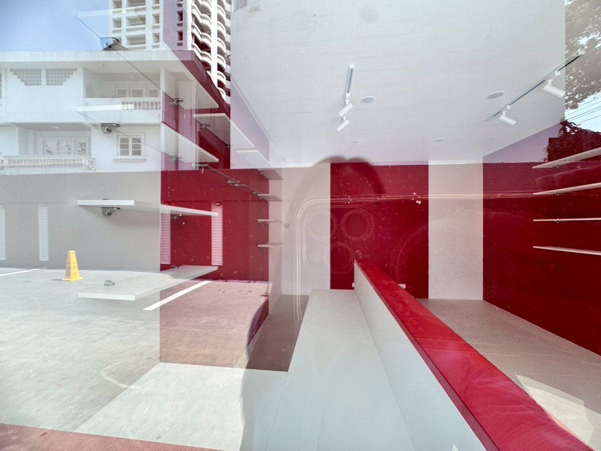 ให้เช่าร้านค้า/ตลาดนัดสุขุมวิท อโศก ทองหล่อ : ให้เช่าพื้นที่ร้านค้า ทองหล่อ13 เข้าซอยเพียง 100 เมตร ทำเลดี เหมาะทำธุรกิจ (N.1985)