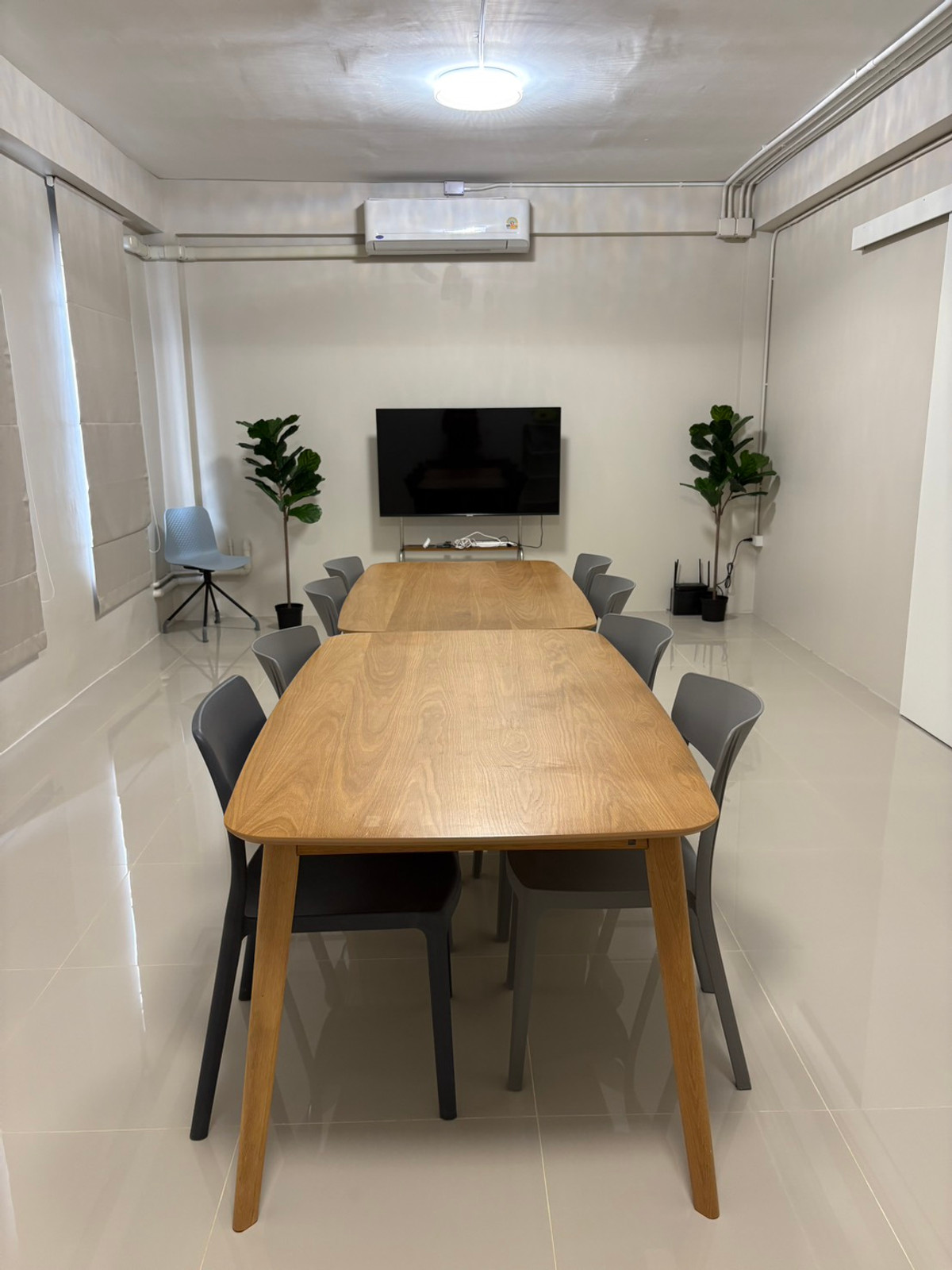 ให้เช่าอาคารพาณิชย์นวมินทร์ รามอินทรา : ให้เช่าห้องสัมมนาพร้อมอุปกรณ์ เหมาะสำหรับประชุม อบรม และเวิร์คช็อป