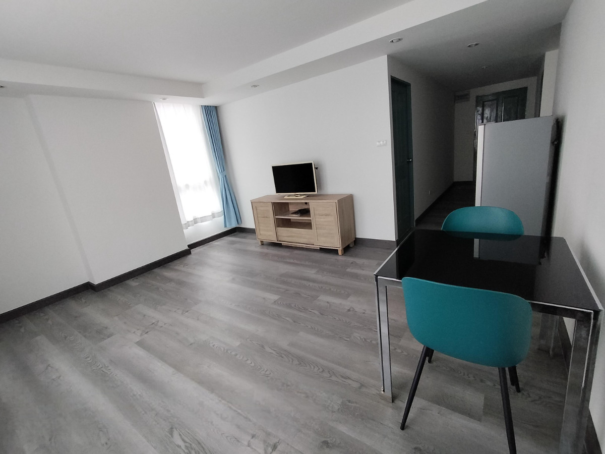 ขายคอนโดอ่อนนุช อุดมสุข : 🔥ดีลเด็ด🔥คอนโด 1 ห้องนอน ใกล้ BTS เอกมัย | ห้องกว้าง 48 ตร.ม. มี Walk-in Closet | Zenith Place สุขุมวิท - U1910889