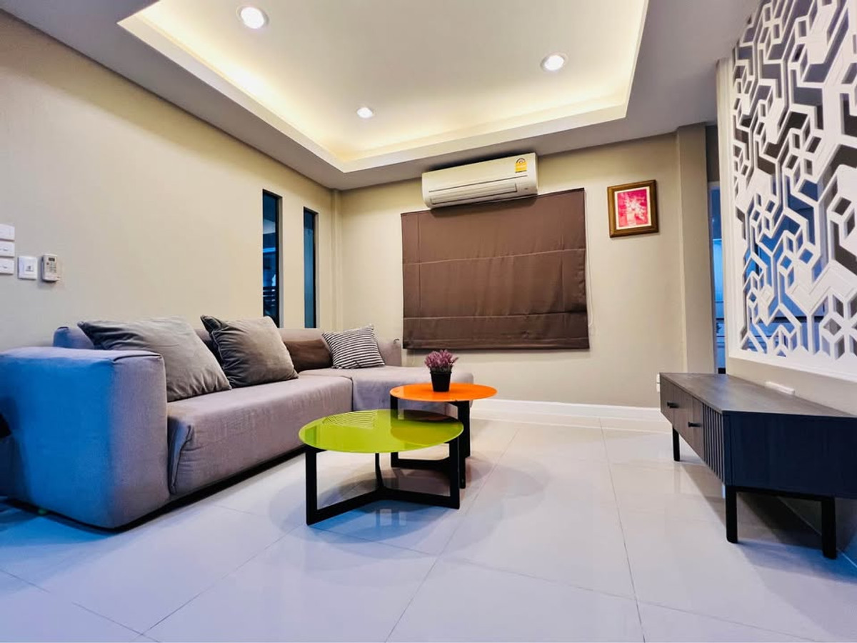 For RentHouseYothinpattana,CDC : Maneeya Ekamai - Ranindra