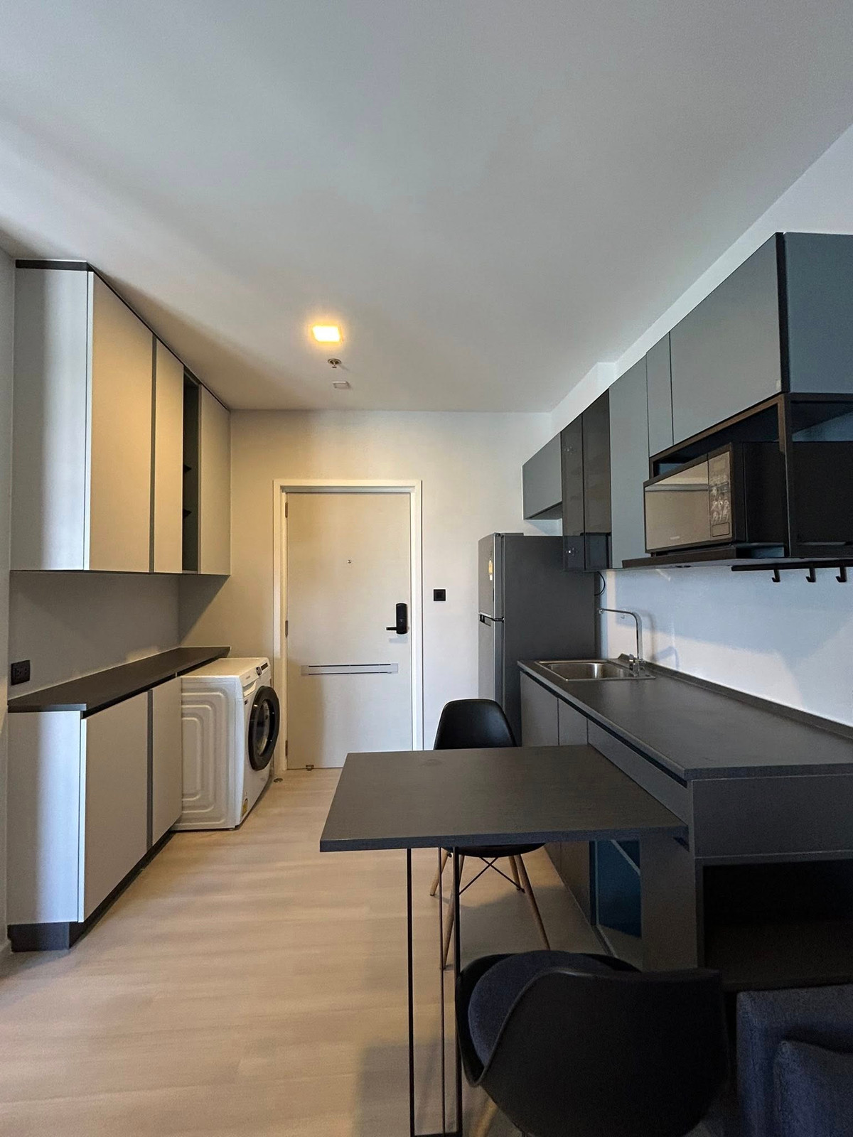 For RentCondoBang kae, Phetkasem : For Rent 🔥 The Key MRT Phetkasem 48 🔥 Near MRT Phetkasem 48. Fully furnished with appliances.