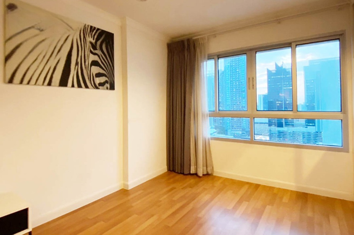 For SaleCondoRama9, Petchburi, RCA : Beautiful room with view of Central Rama 9. Good price!!⭐Lumpini Place Rama 9 - Ratchada (Lumpini Place Rama 9 - Ratchada)