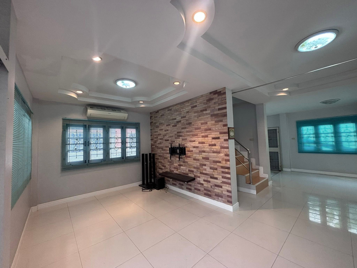 ให้เช่าบ้านราษฎร์บูรณะ สุขสวัสดิ์ : ขาย / ให้เช่าบ้านเดี่ยว หมู่บ้านเพ็ญพร 2 เลียบทางด่วนประชาอุทิศ (ตรงข้ามปั๊ม ปตท.)